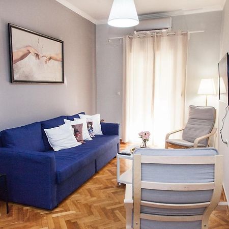 Beautiful New Decorated Apt In Athensアパートメント エクステリア 写真