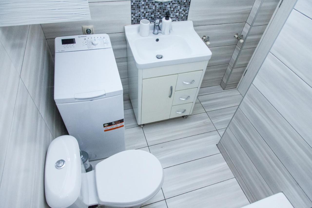 Beautiful New Decorated Apt In Athensアパートメント エクステリア 写真