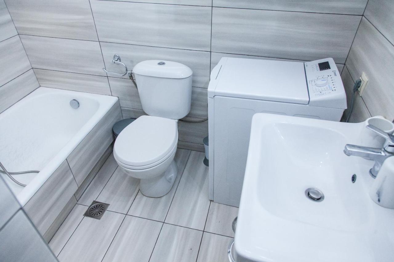 Beautiful New Decorated Apt In Athensアパートメント エクステリア 写真