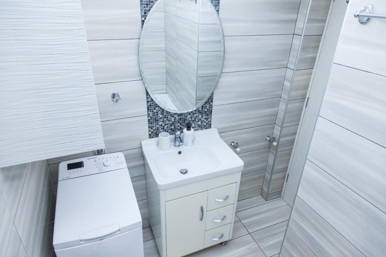 Beautiful New Decorated Apt In Athensアパートメント エクステリア 写真