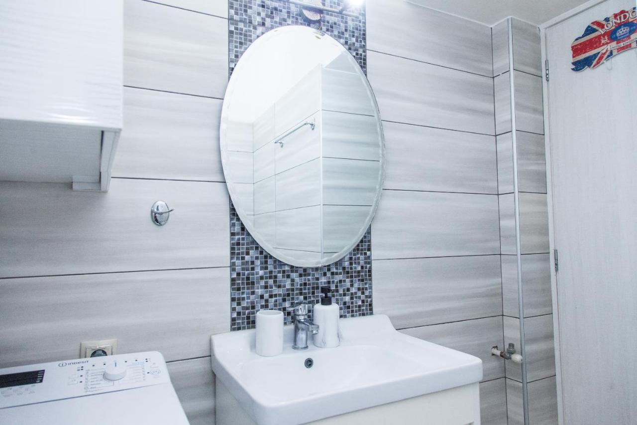 Beautiful New Decorated Apt In Athensアパートメント エクステリア 写真