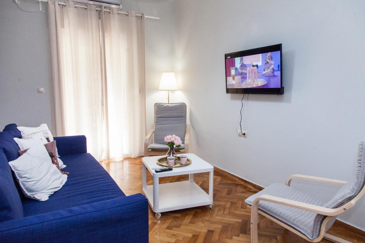 Beautiful New Decorated Apt In Athensアパートメント エクステリア 写真