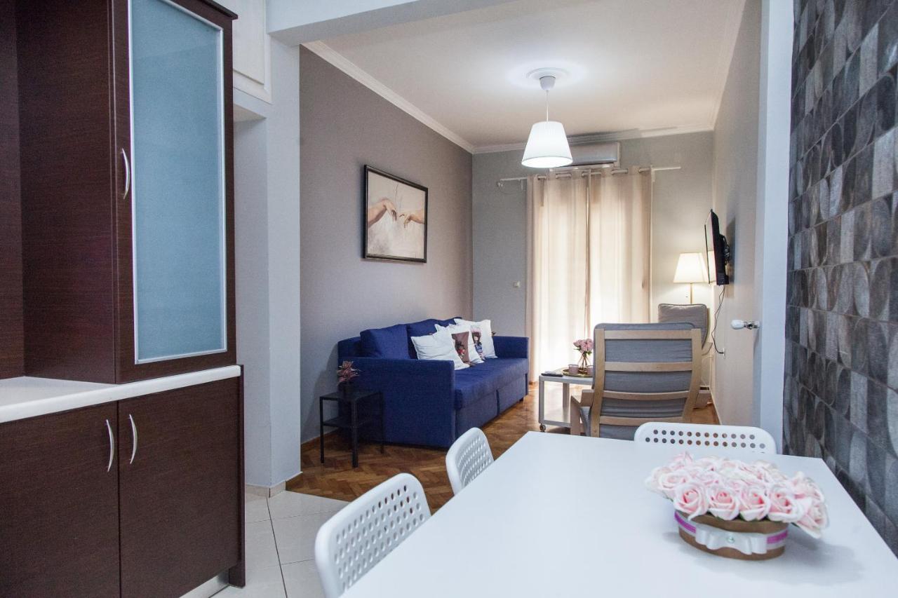 Beautiful New Decorated Apt In Athensアパートメント エクステリア 写真
